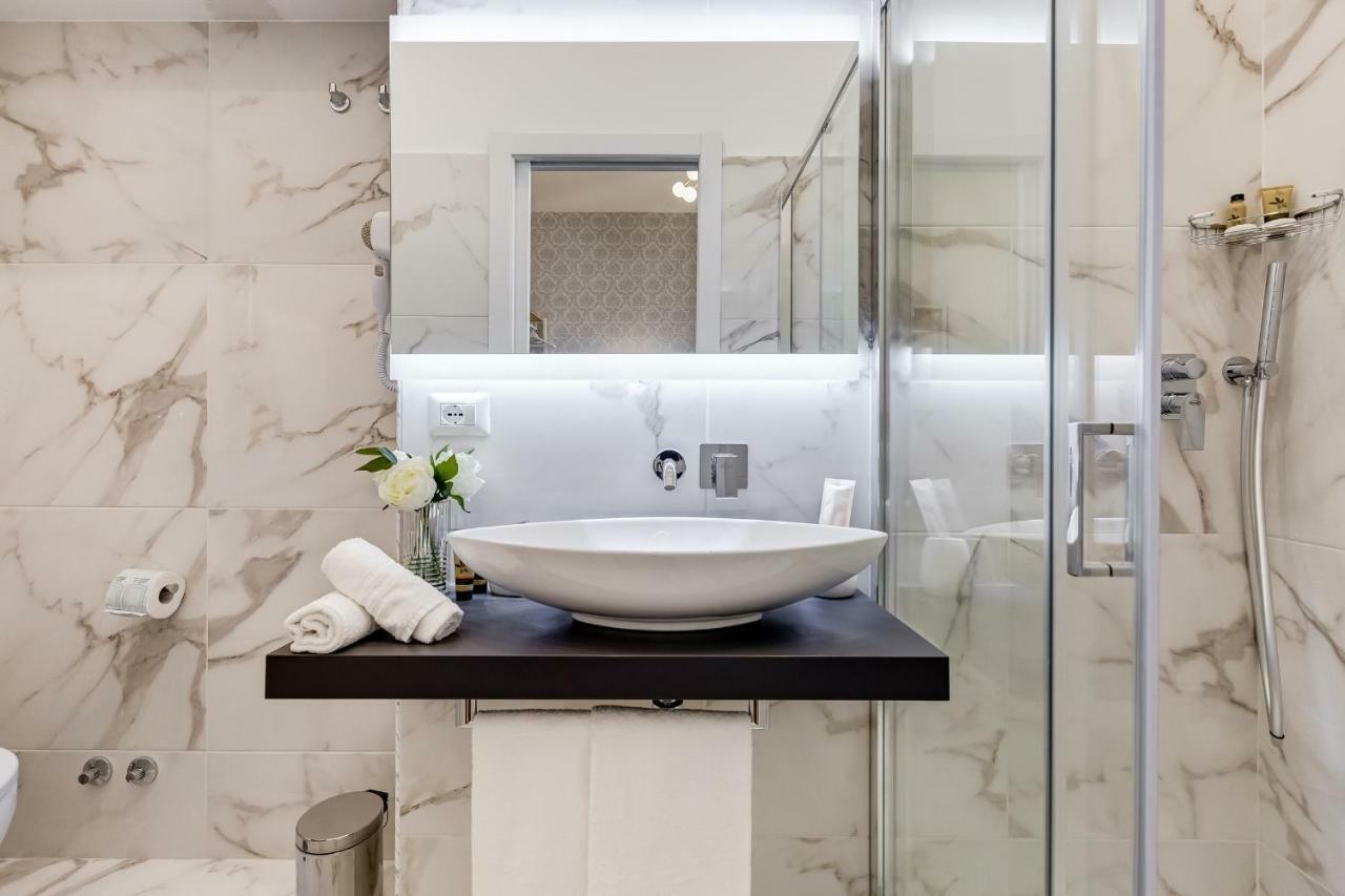 Trevi Private Suites By Premium Suites Collection Рим Экстерьер фото