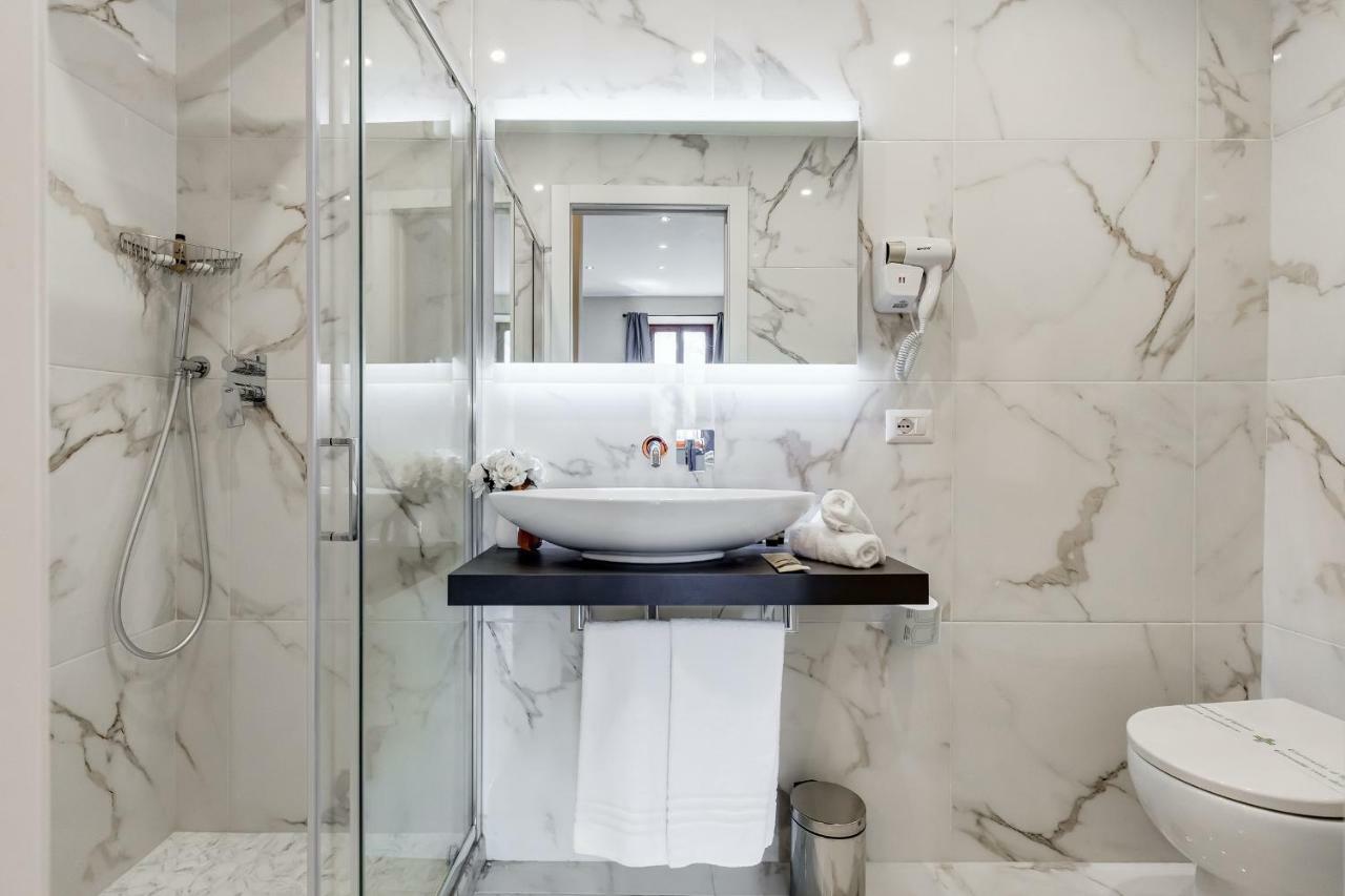 Trevi Private Suites By Premium Suites Collection Рим Экстерьер фото