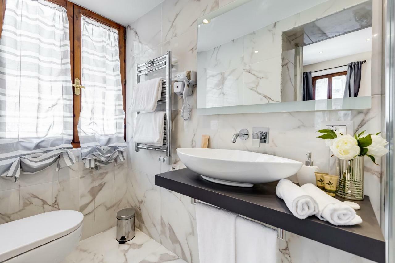 Trevi Private Suites By Premium Suites Collection Рим Экстерьер фото