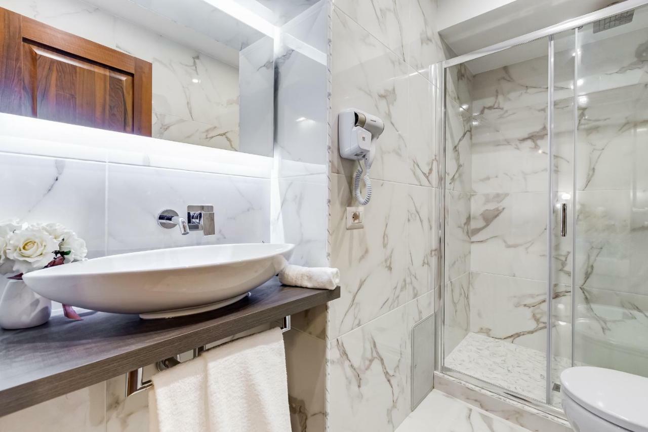 Trevi Private Suites By Premium Suites Collection Рим Экстерьер фото