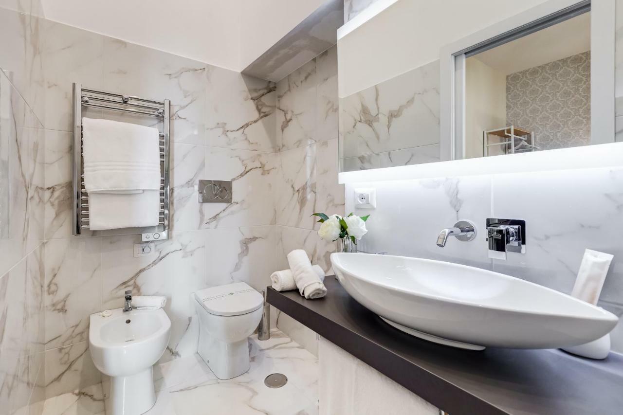 Trevi Private Suites By Premium Suites Collection Рим Экстерьер фото